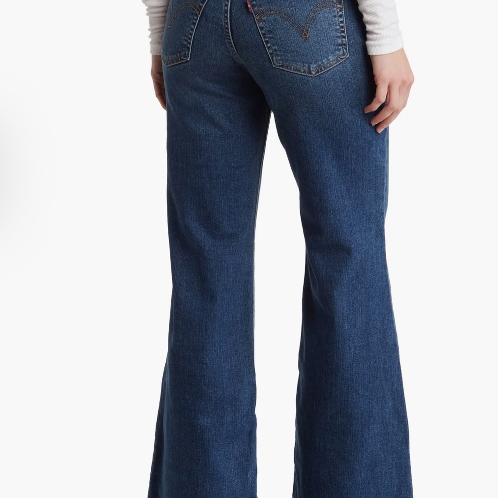 Levi's Ribcage Bell Jeans NWT - Picture 9 of 10